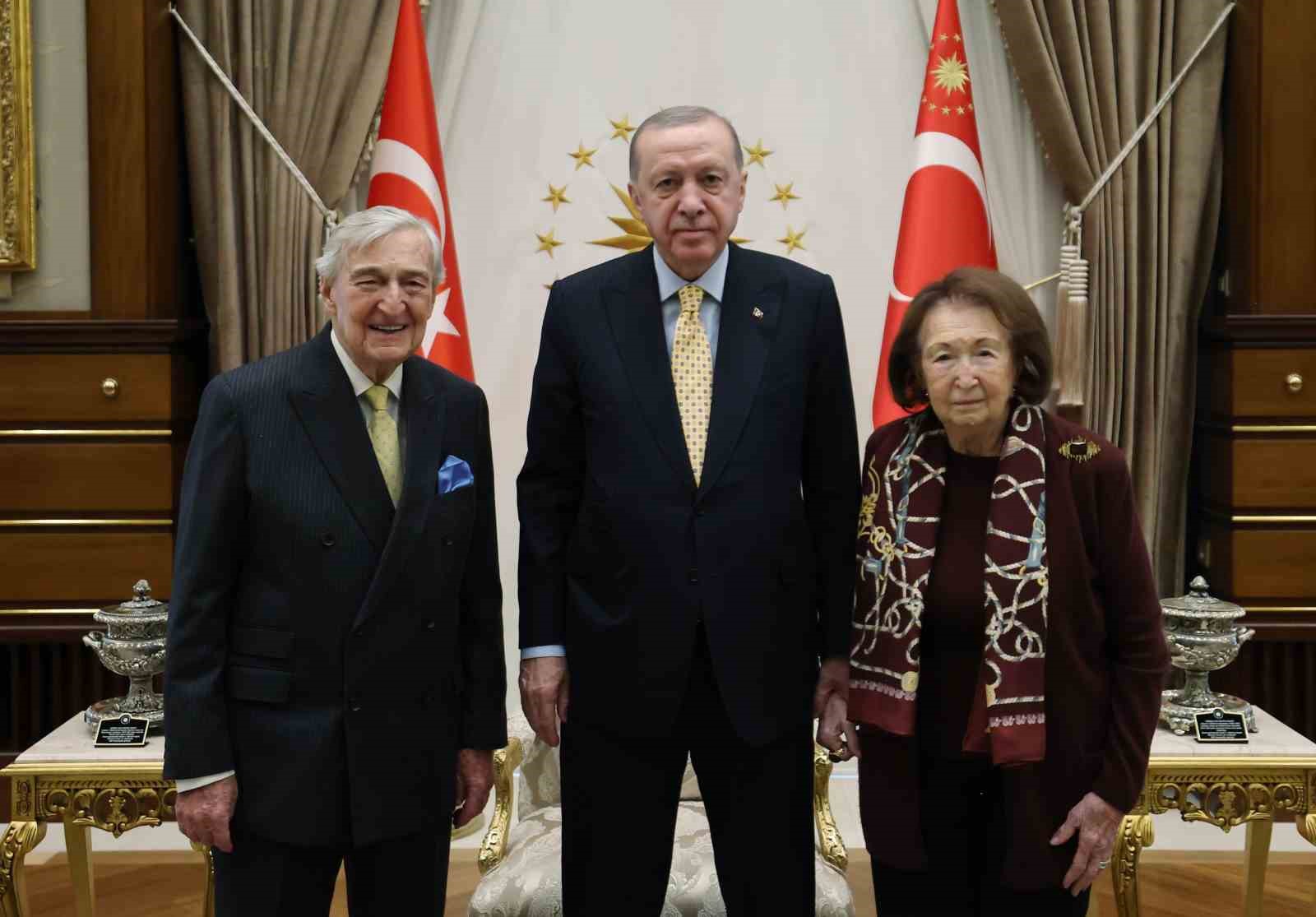 Cumhurbaşkanı Erdoğan, Ko&ccedil; ailesini kabul etti
