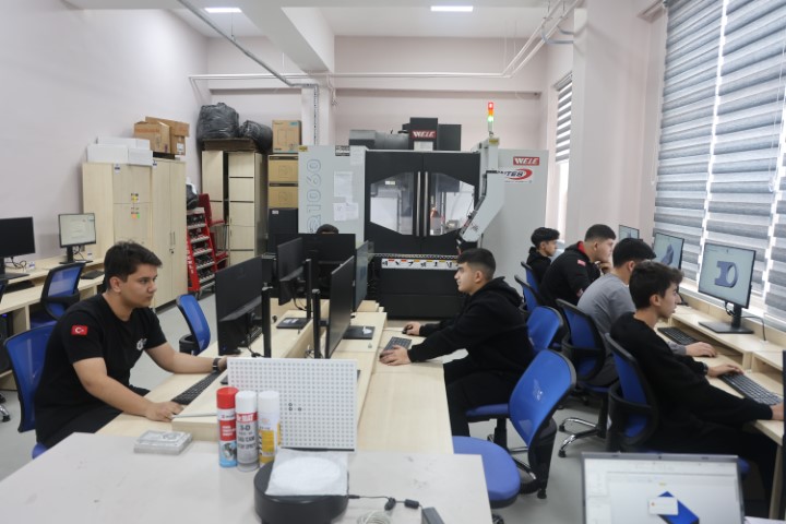 Eğitimle &uuml;retimin birleştiği okul 12 milyon ciroya ulaştı