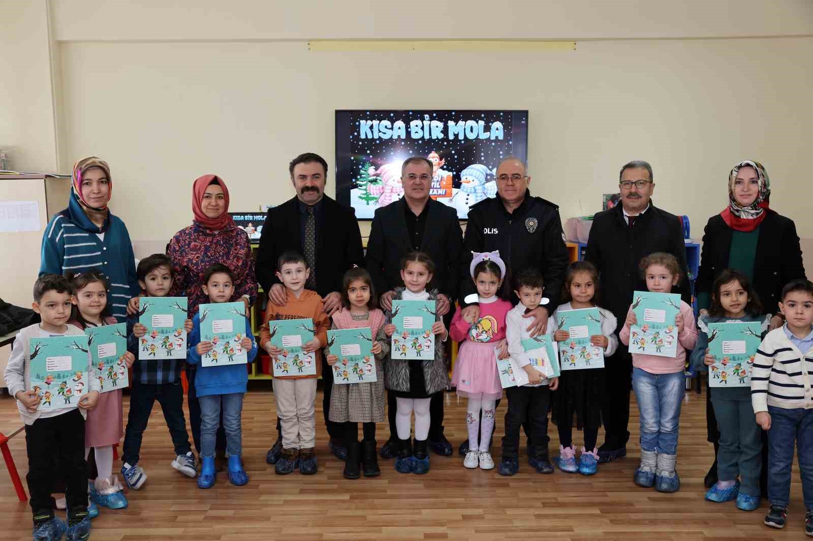 Başkan &Ouml;zdoğan, &ouml;ğrencilerin karne heyecanına ortak oldu
