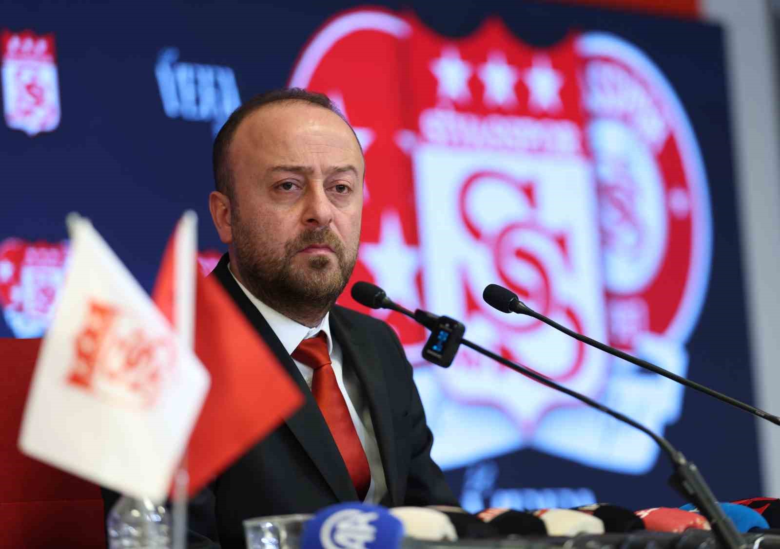 Sivasspor Başkanı Burak Özçoban: "Transfer yasağı kalkacak"