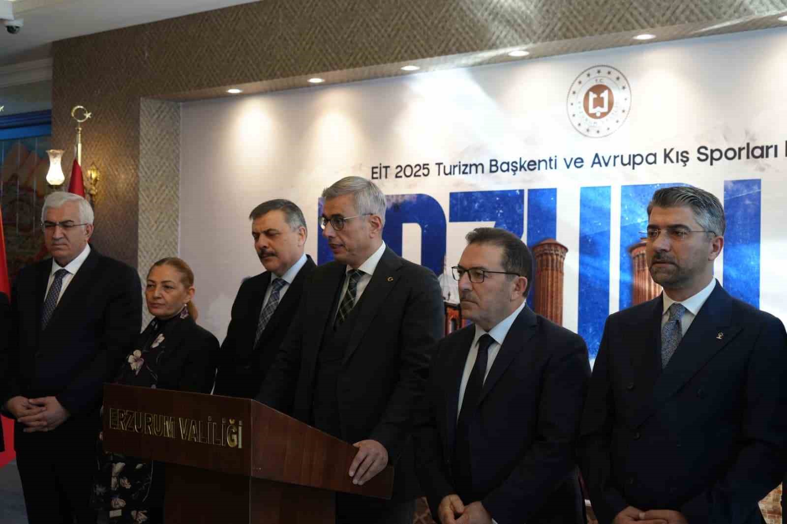 Bakan Memişoğlu: "Sağlık hizmetlerinin daha iyi olması i&ccedil;in neler yapacağımızı yerinde değerlendirmek i&ccedil;in buradayız"
