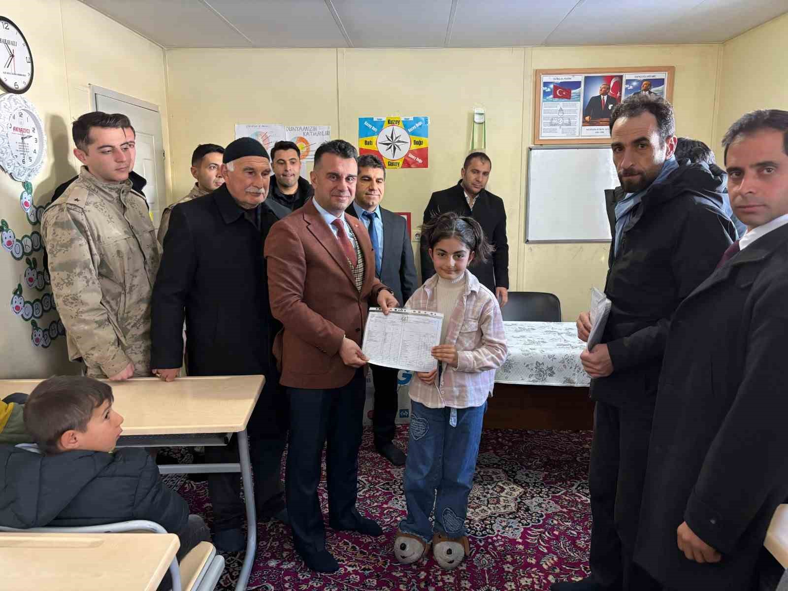 Şehitlerin emanetlerine ilk karnede anlamlı dokunuş
