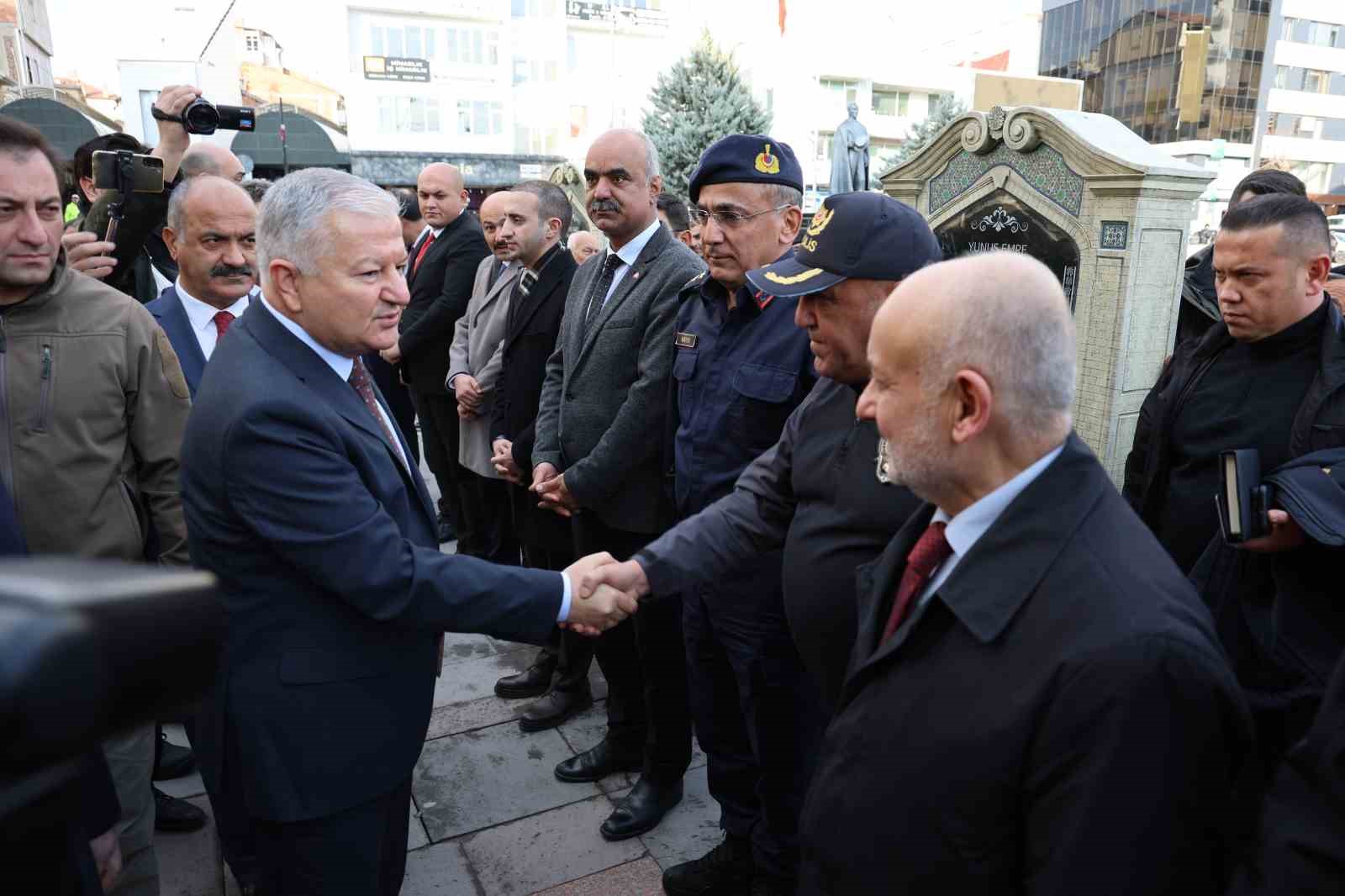 Aksaray&rsquo;ın yeni valisi Murat Duru g&ouml;revine başladı
