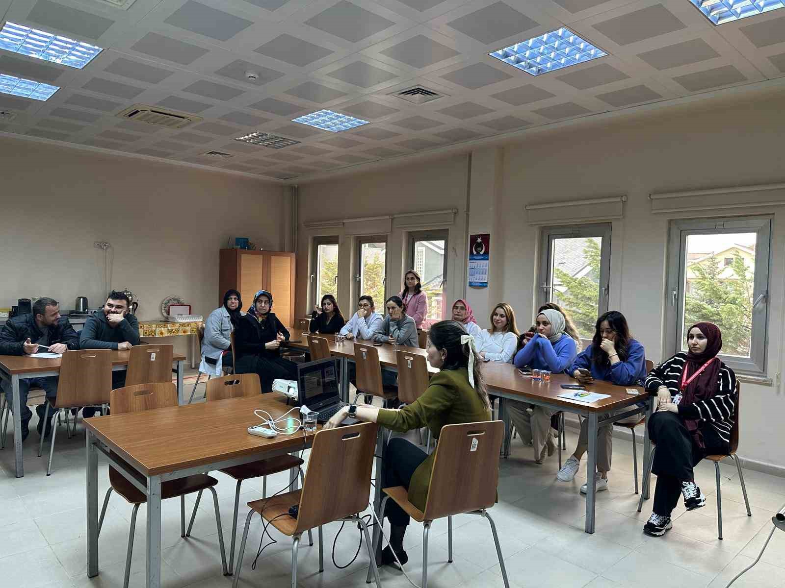 Kaynaşlı&rsquo;da hizmet i&ccedil;i eğitim
