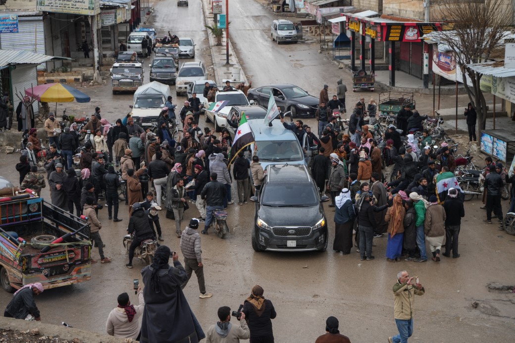 Suriye ordusu, ter&ouml;r &ouml;rg&uuml;t&uuml; SDG'nin &ccedil;ekildiği Deir Hafer'de kontrol sağladı