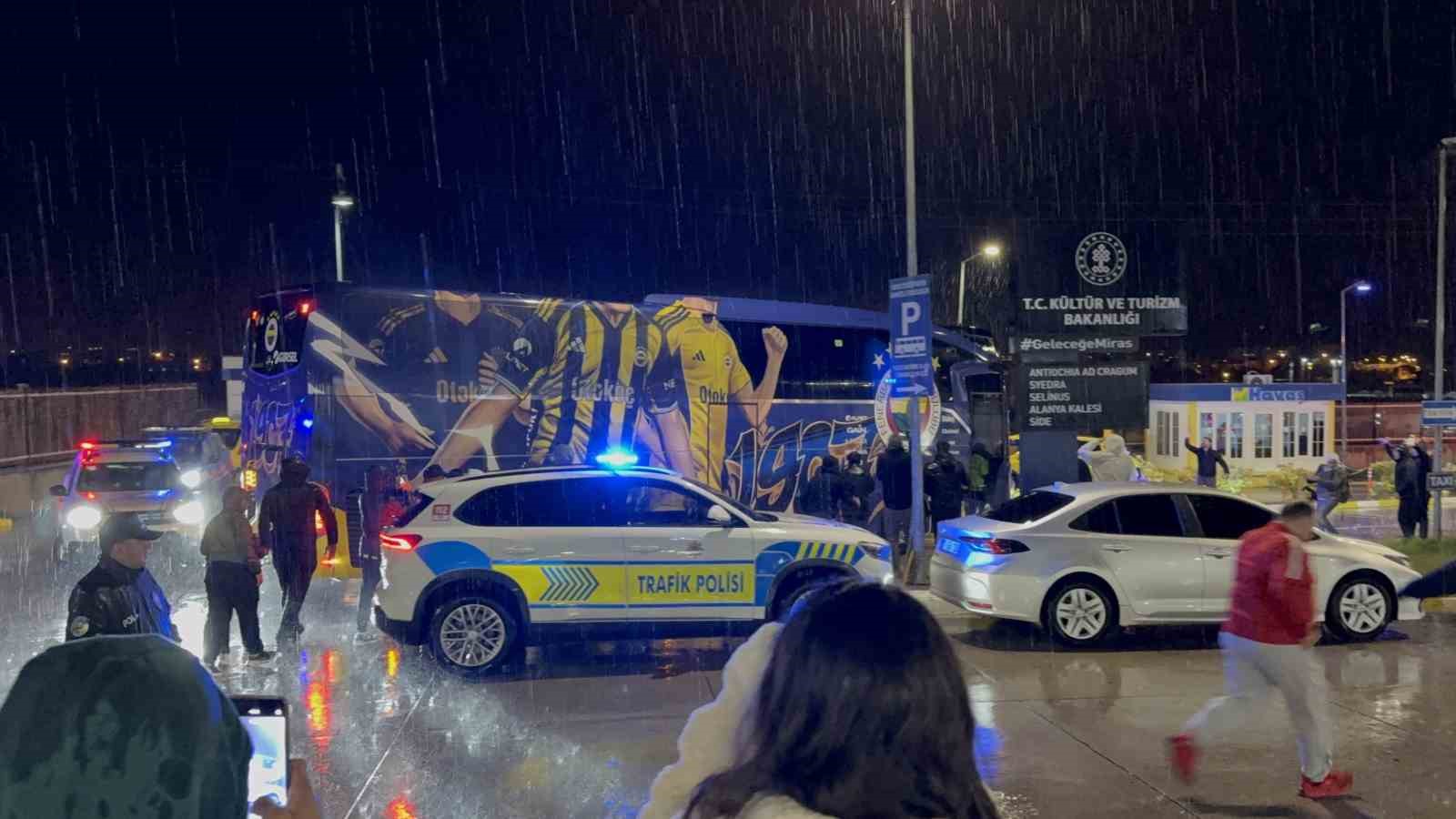 Fenerbah&ccedil;e, Alanya&rsquo;da
