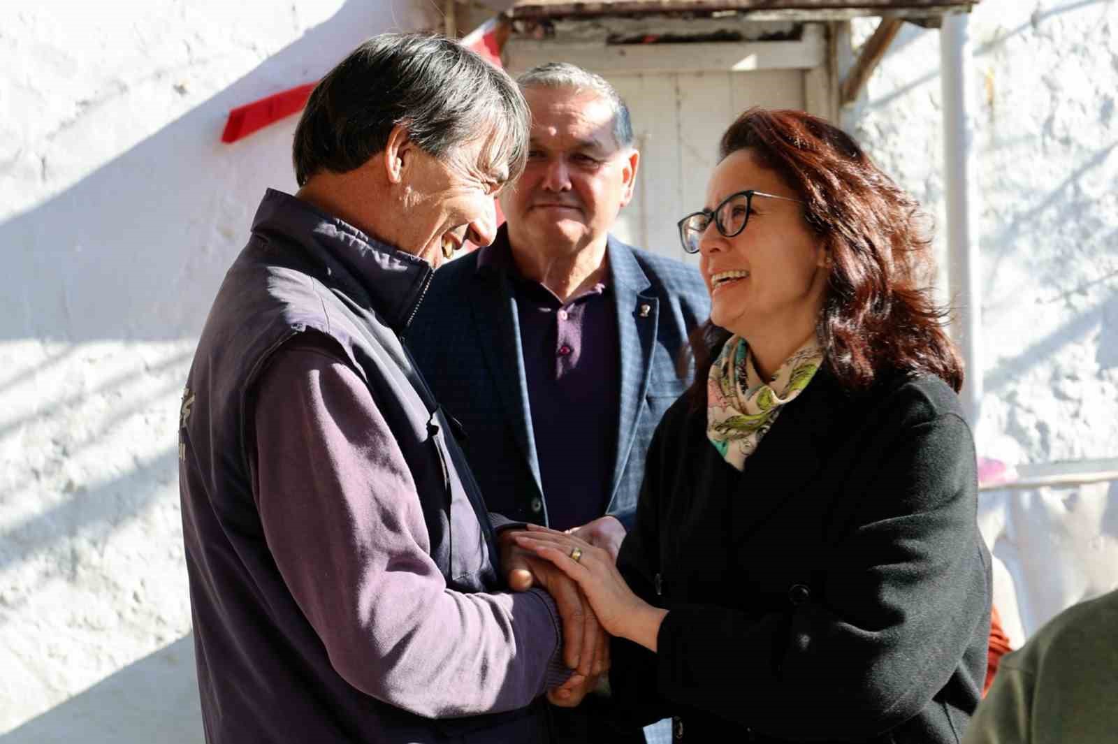 Başkan Aras K&ouml;ksal yangında evleri hasar g&ouml;ren aileyi ziyaret etti
