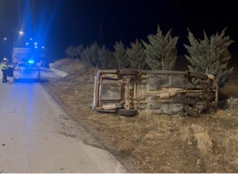 Tırla &ccedil;arpışan otomobil s&uuml;r&uuml;c&uuml;s&uuml; ağır yaralandı
