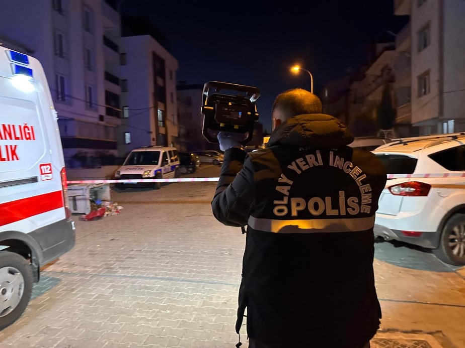 &Ccedil;&ouml;p konteynerinde yeni doğmuş bebek cesedi bulundu