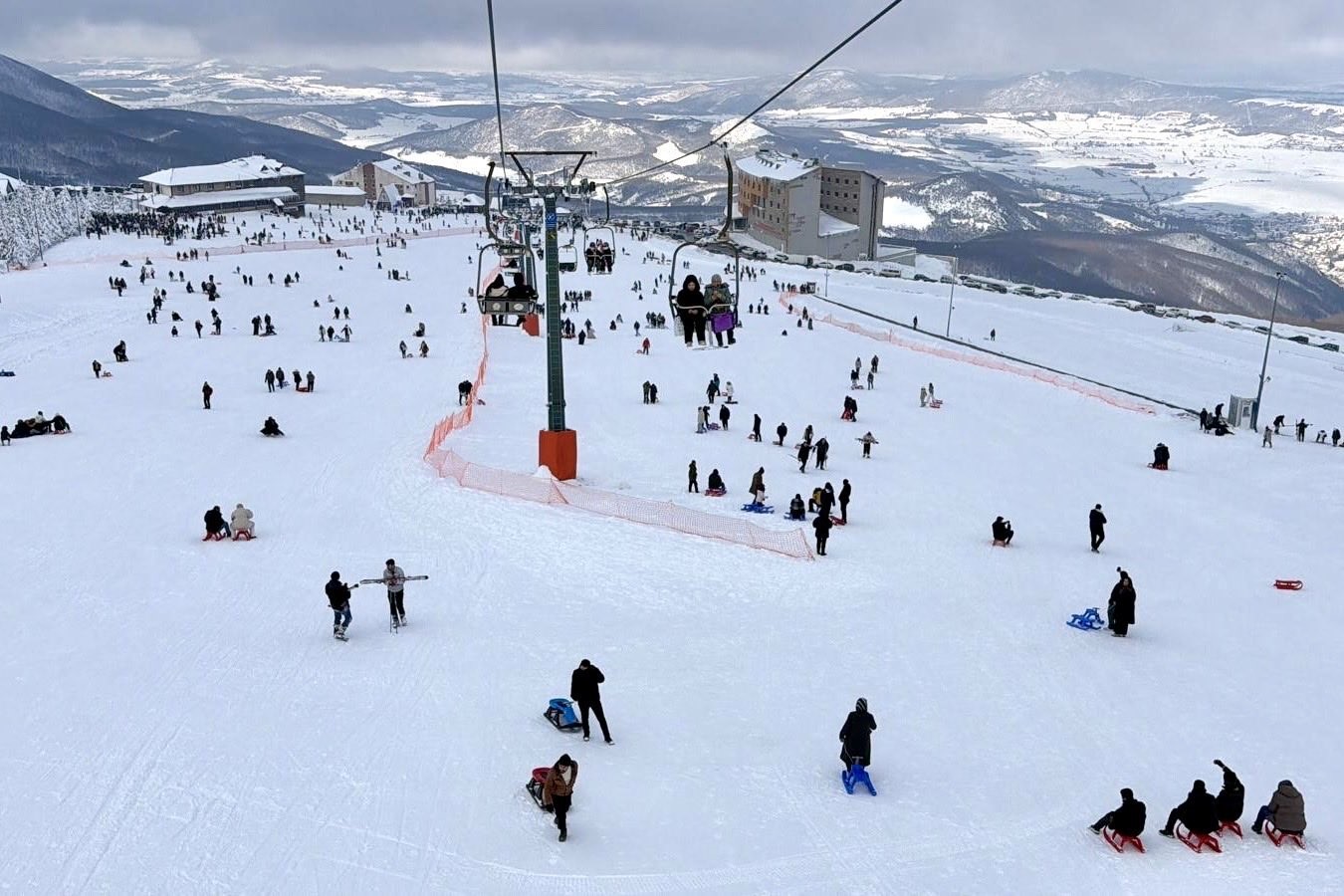 Akdağ Kayak Merkezi&rsquo;nde s&ouml;mestir bereketi
