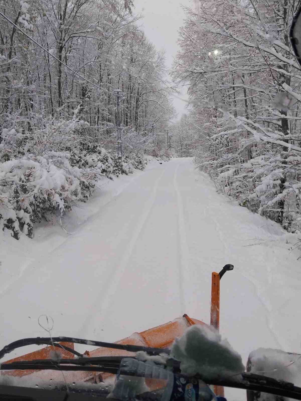 &Ccedil;aycuma&rsquo;da karla m&uuml;cadele &ccedil;alışmaları s&uuml;r&uuml;yor
