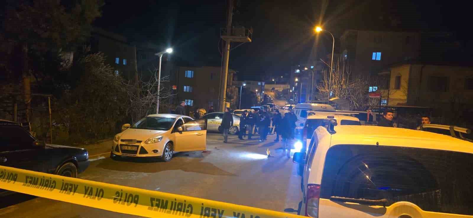 Bilecik&rsquo;te polis memuru eski eşinin evlendiği polisi silahla vurdu
