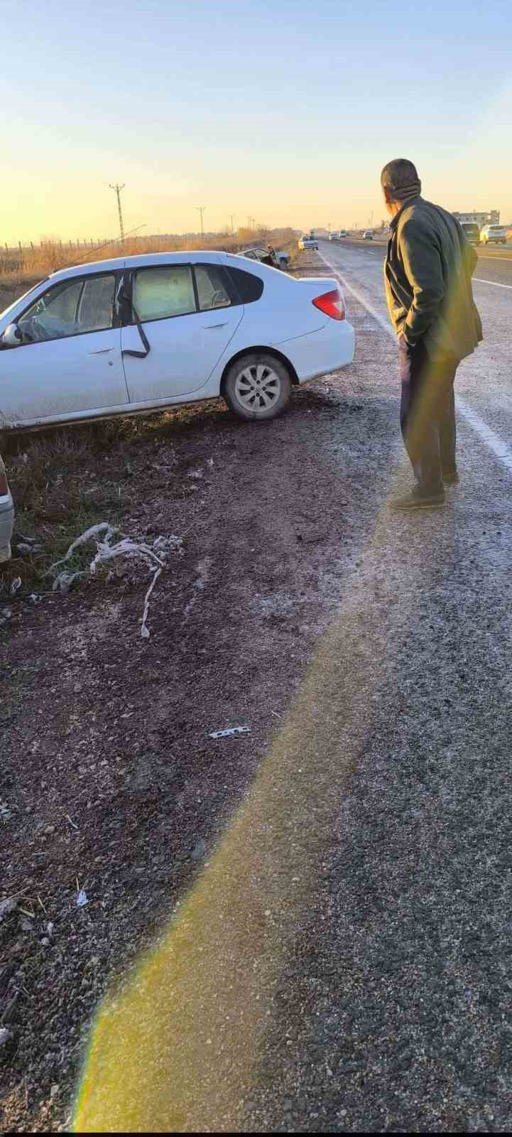 Şanlıurfa&rsquo;da buzlanma kazalara yol a&ccedil;tı: 7 yaralı
