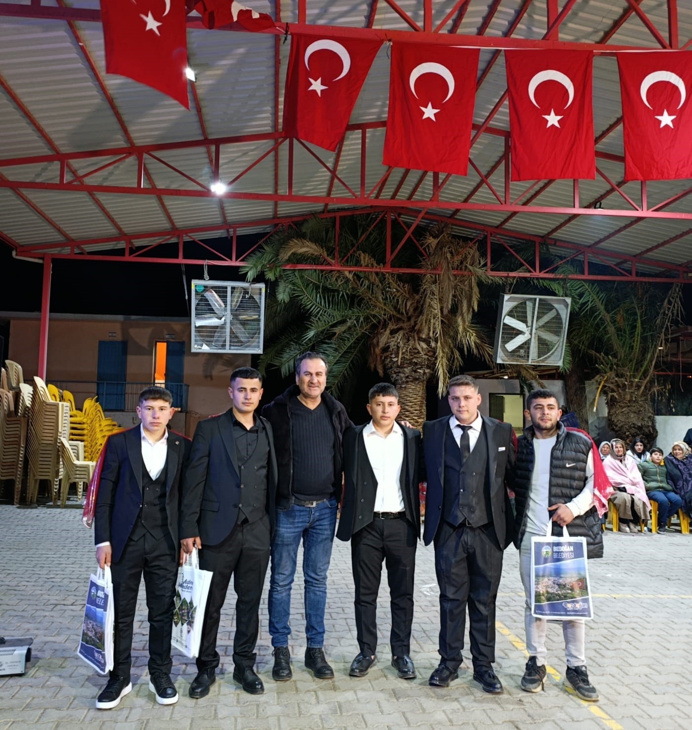 Bozdoğan&rsquo;da askerler Kur&rsquo;an-ı Kerim ve T&uuml;rk Bayrağı ile uğurlandı
