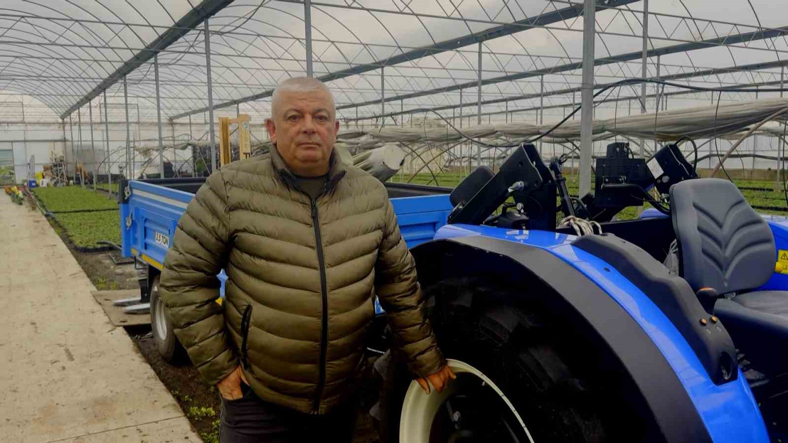 Trakt&ouml;rle ge&ccedil;mediği k&ouml;pr&uuml; ve otoyol i&ccedil;in ceza yedi
