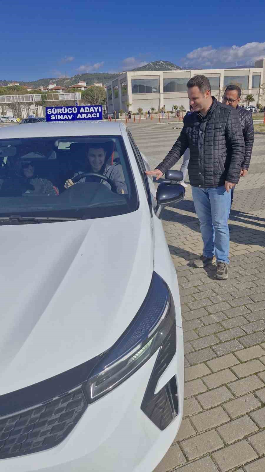 Muğla İl Milli Eğitim M&uuml;d&uuml;r&uuml; &Ccedil;ay, MTSK sınav sahasında incelemelerde bulundu
