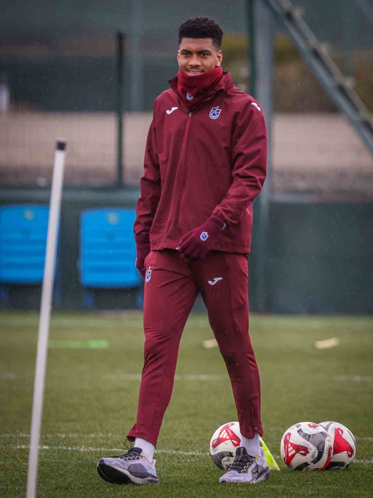 Trabzonspor, Kasımpaşa maçı hazırlıklarına ara vermeden başladı