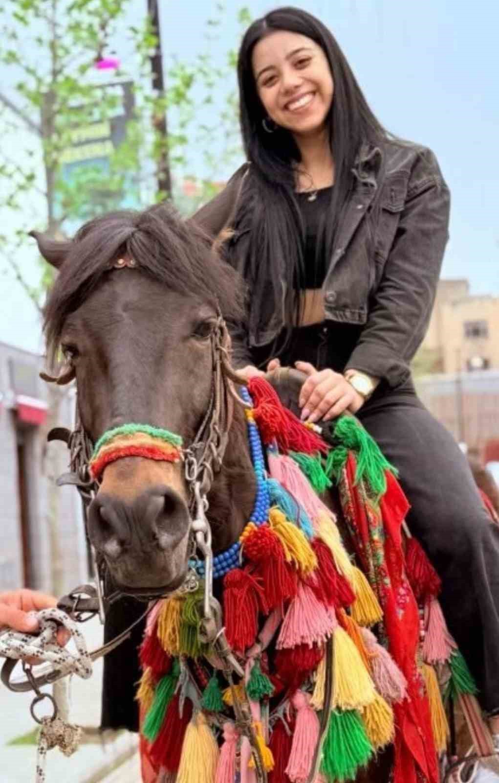 Antalya&rsquo;da 3 aylık evli kadının &ouml;l&uuml;m&uuml;nde ağabey adalet istedi
