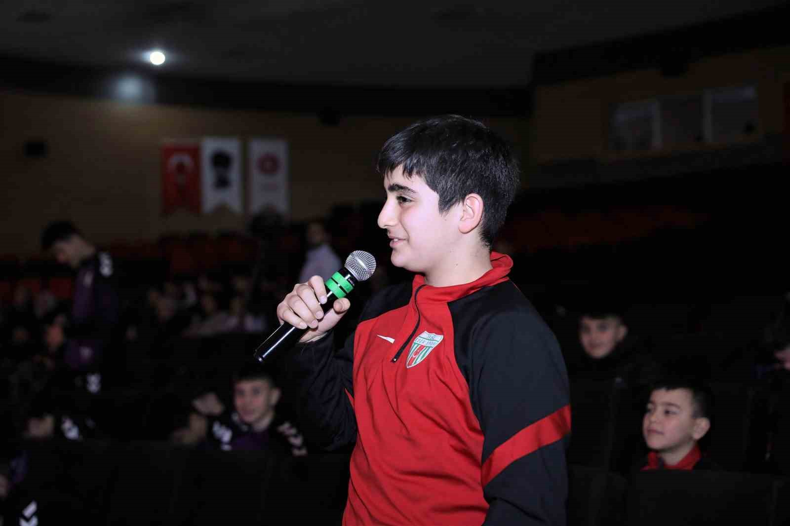 Ke&ccedil;i&ouml;ren Belediyesi&rsquo;nden gen&ccedil; sporcular i&ccedil;in "Sağlıklı Zihin, G&uuml;&ccedil;l&uuml; Beden" sempozyumu
