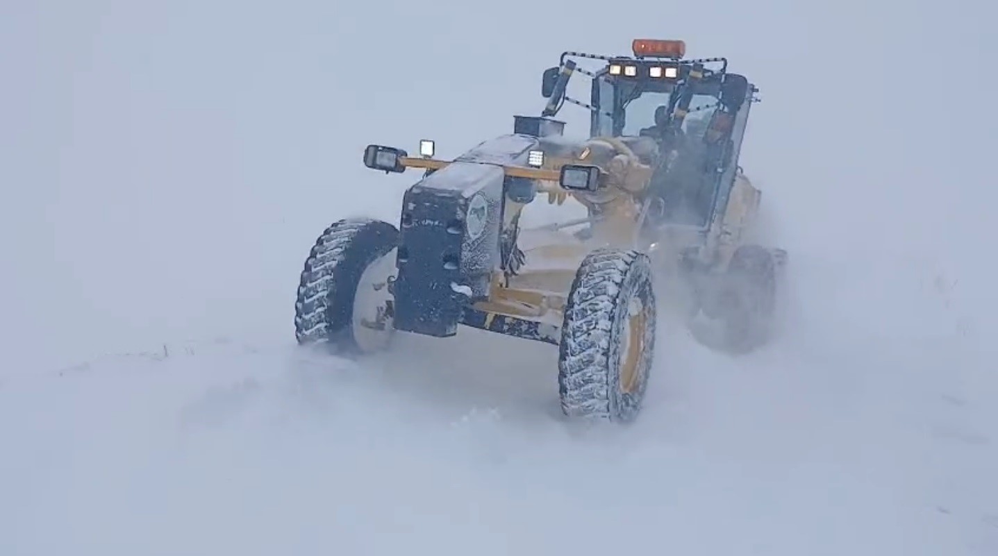 Kars&rsquo;ta 119 k&ouml;y yolu ulaşıma kapalı
