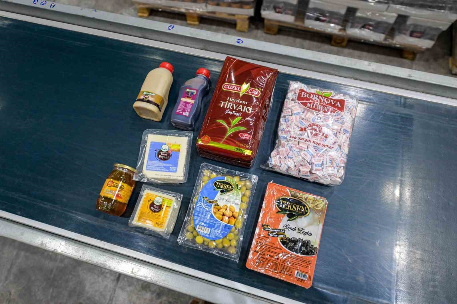 İzmir&rsquo;de 24 bin haneye kahvaltı paketi dağıtımı başladı
