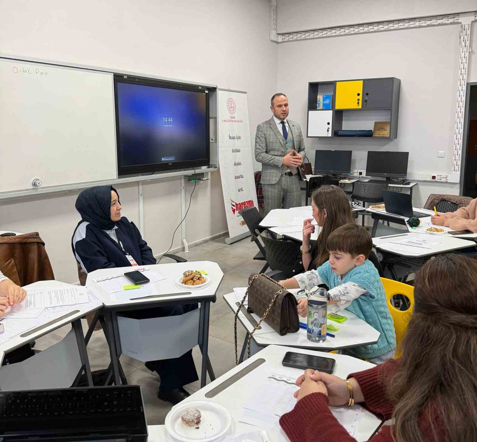 D&uuml;zce&rsquo;de Harezmi Eğitim Modeli deneyimi g&ouml;r&uuml;ş&uuml;ld&uuml;
