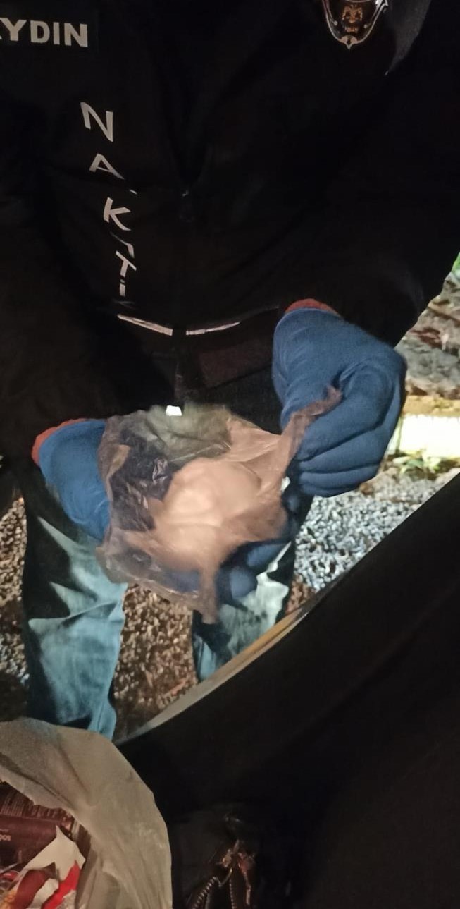 Aydın&rsquo;da 100 kilo değerinde uyuşturucu hammaddesi ele ge&ccedil;irildi: 2 kişi tutuklandı
