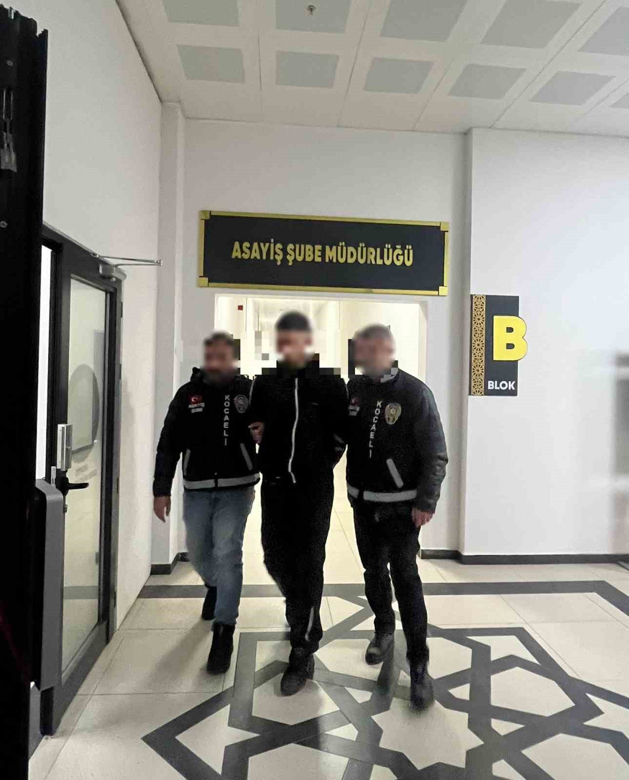 Arkadaşı tarafından bı&ccedil;aklanarak &ouml;ld&uuml;ren gen&ccedil; toprağa verildi
