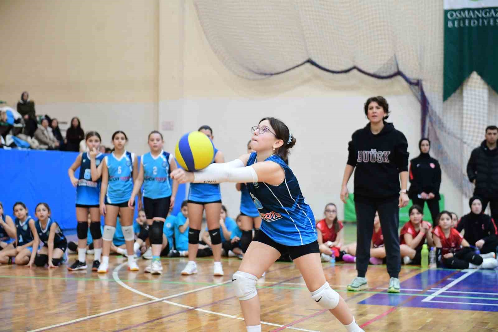Mini Voleybol Turnuvası&rsquo;nda &ouml;d&uuml;ller sahiplerini buldu
