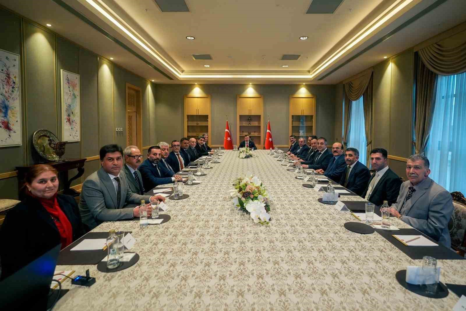 Cumhurbaşkanı Yardımcısı Yılmaz: "Avrupa’dan gelen Ezidi toplumu temsilcilerini Cumhurbaşkanlığı Külliyesi’nde misafir ettik"