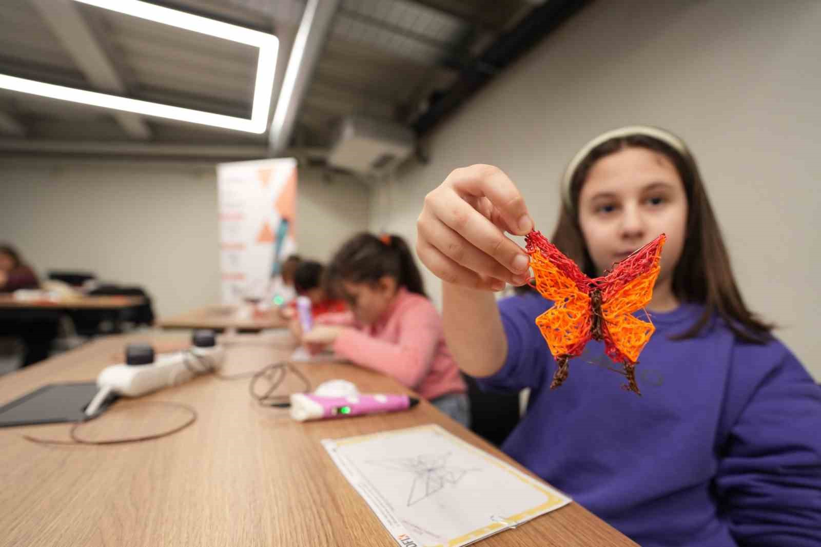 Maker At&ouml;lyeleri Kartallı &ouml;ğrencileri bilim ve teknolojiyle buluşturuyor
