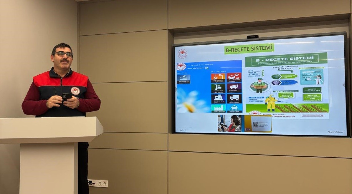 Bitki koruma &uuml;r&uuml;nleri ve b-re&ccedil;ete sistemi eğitimi verildi
