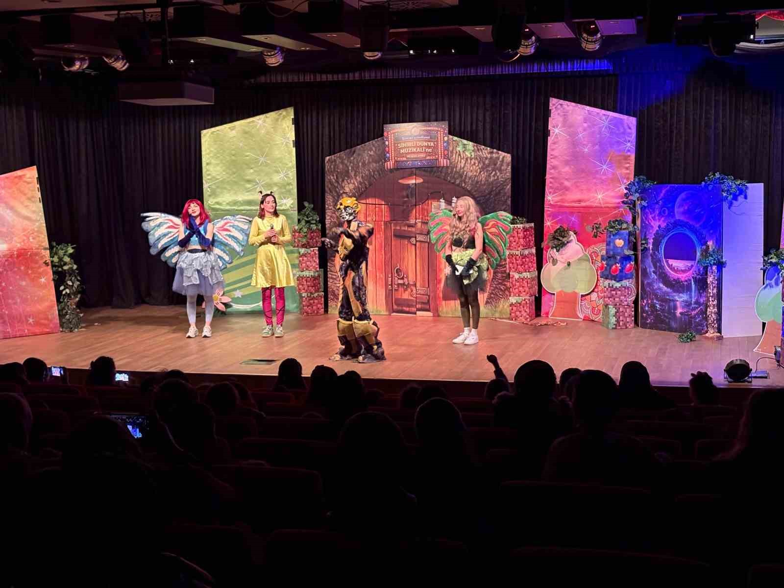 Sincan Belediyesi&rsquo;nden tiyatro ş&ouml;leni
