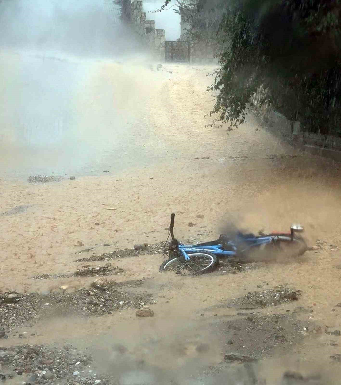 Dat&ccedil;a&rsquo;da fırtına etkili oldu
