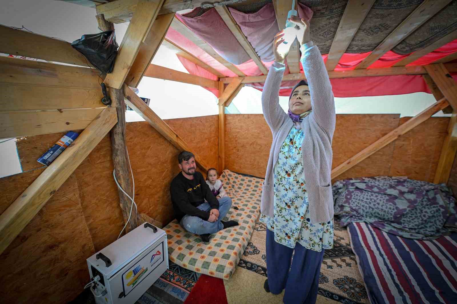 G&uuml;neş paneli desteğiyle konarg&ouml;&ccedil;er Y&ouml;r&uuml;kler enerjiye kavuştu
