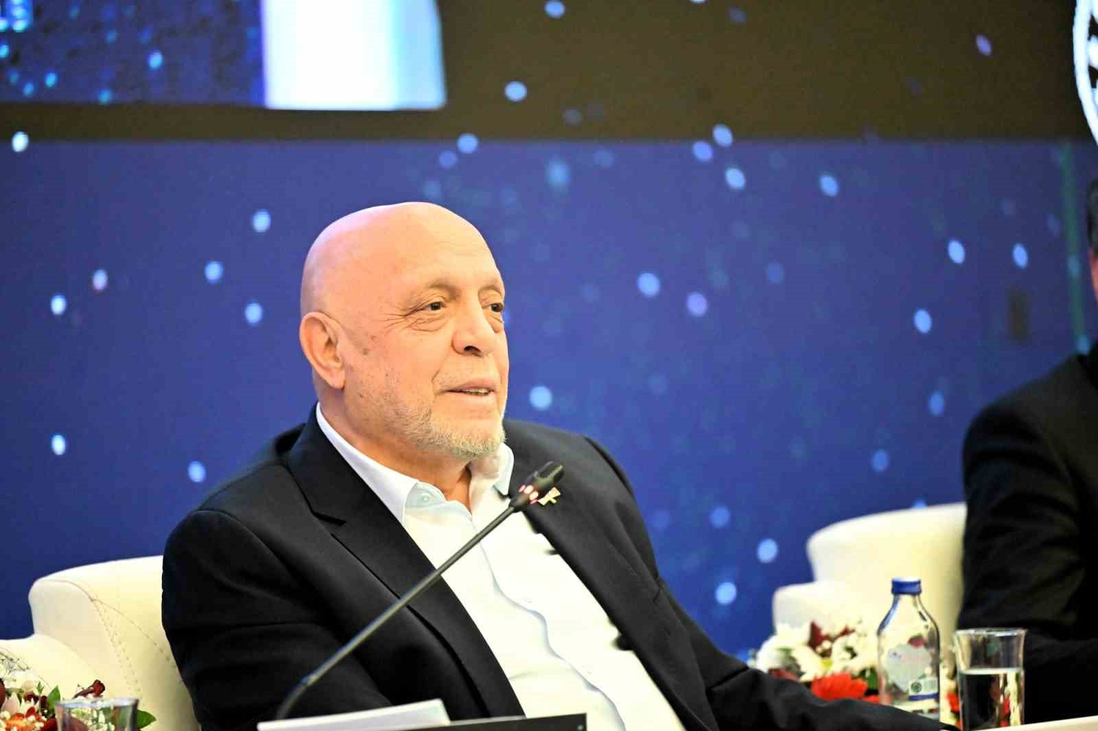 İş&ccedil;i ve memur konfederasyonlarından dijital d&ouml;n&uuml;ş&uuml;m uyarısı: "Doğru y&ouml;netilmezse sosyal adaletsizlikleri derinleştirebilir"
