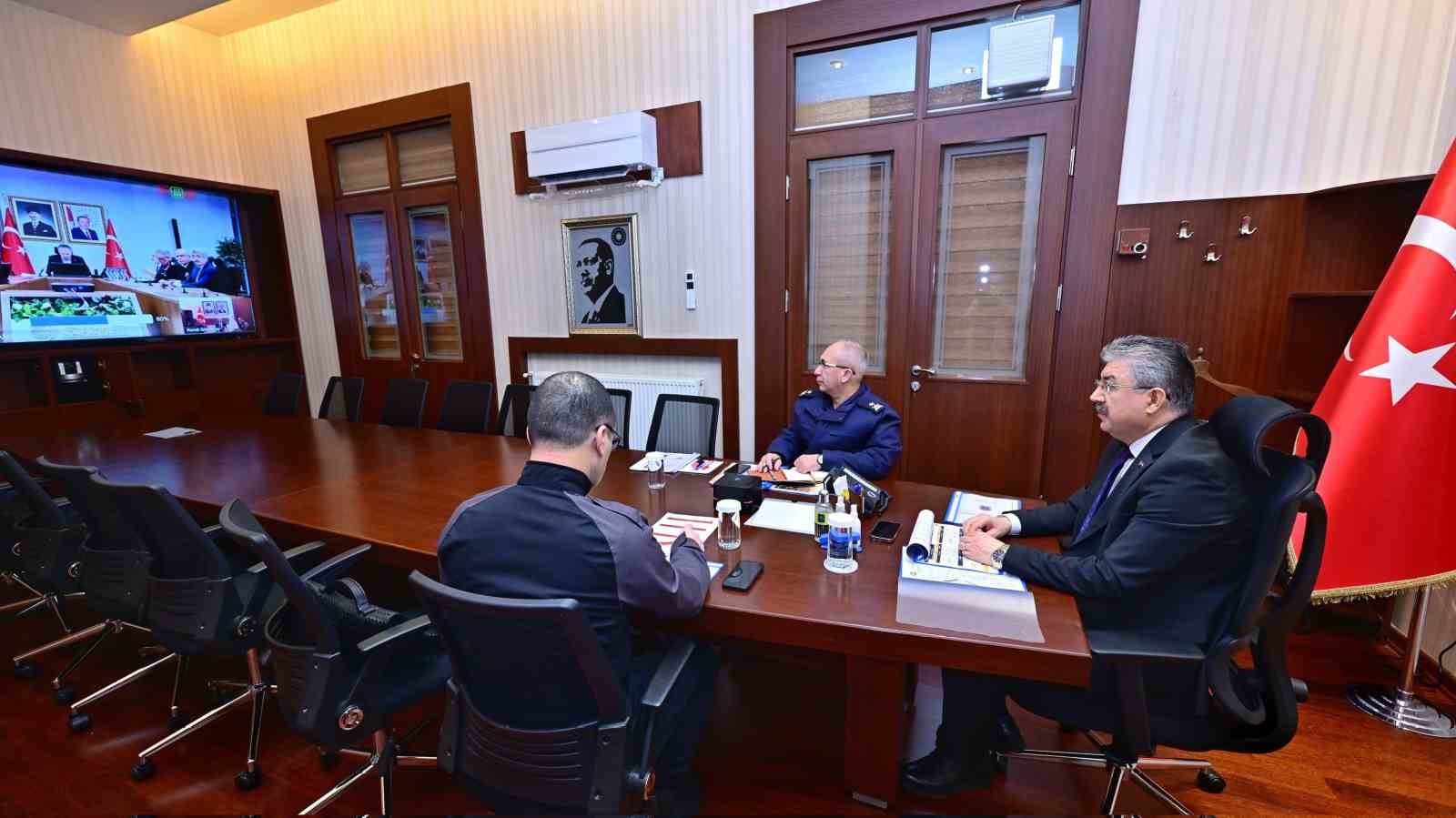 Vali Yılmaz, Video Konferans Sistemi &uuml;zerinden d&uuml;zenlenen toplantıya katıldı
