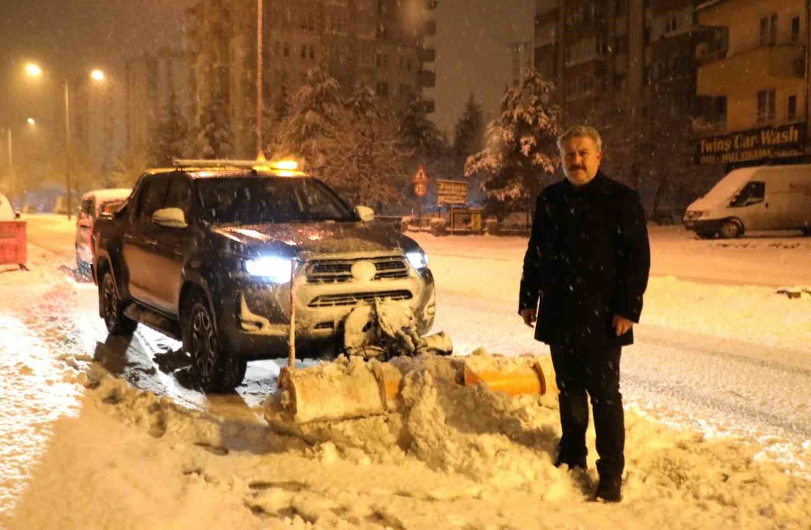 Başkan Palancıoğlu ekiplerle sahada
