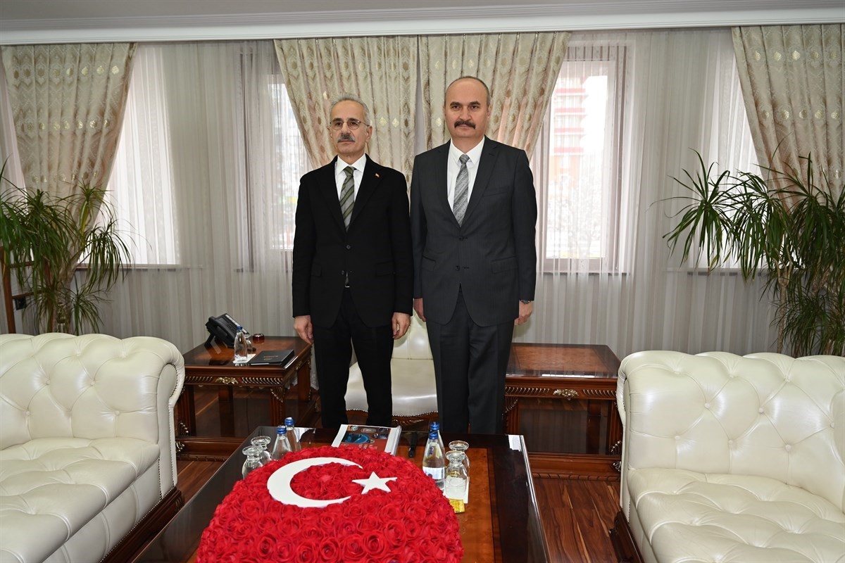 Ulaştırma ve Altyapı Bakanı Uraloğlu Batman’da