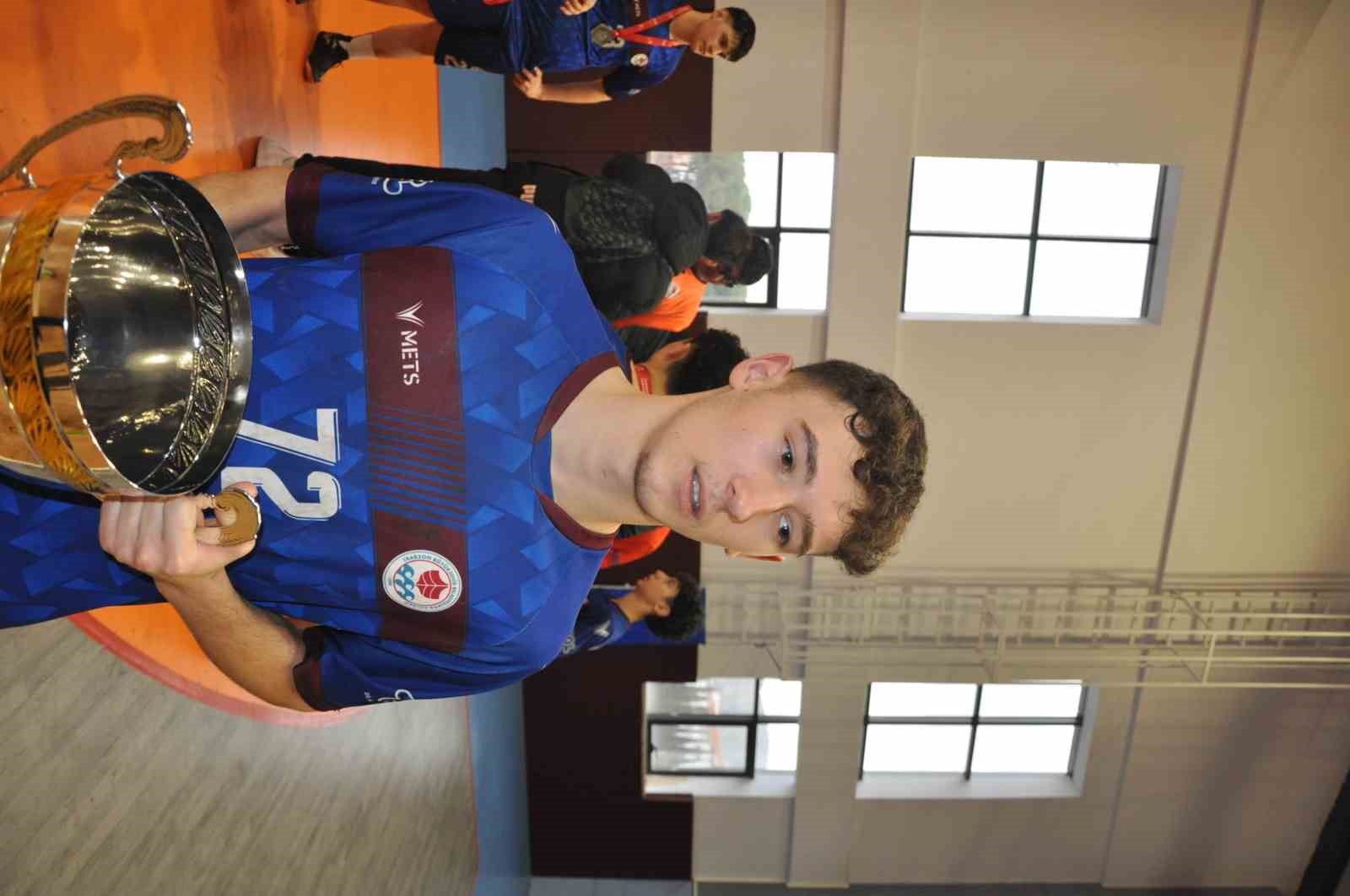 Türkiye’nin Yıldızları Salihli’de parladı: Hentbolda şampiyon Beşiktaş!