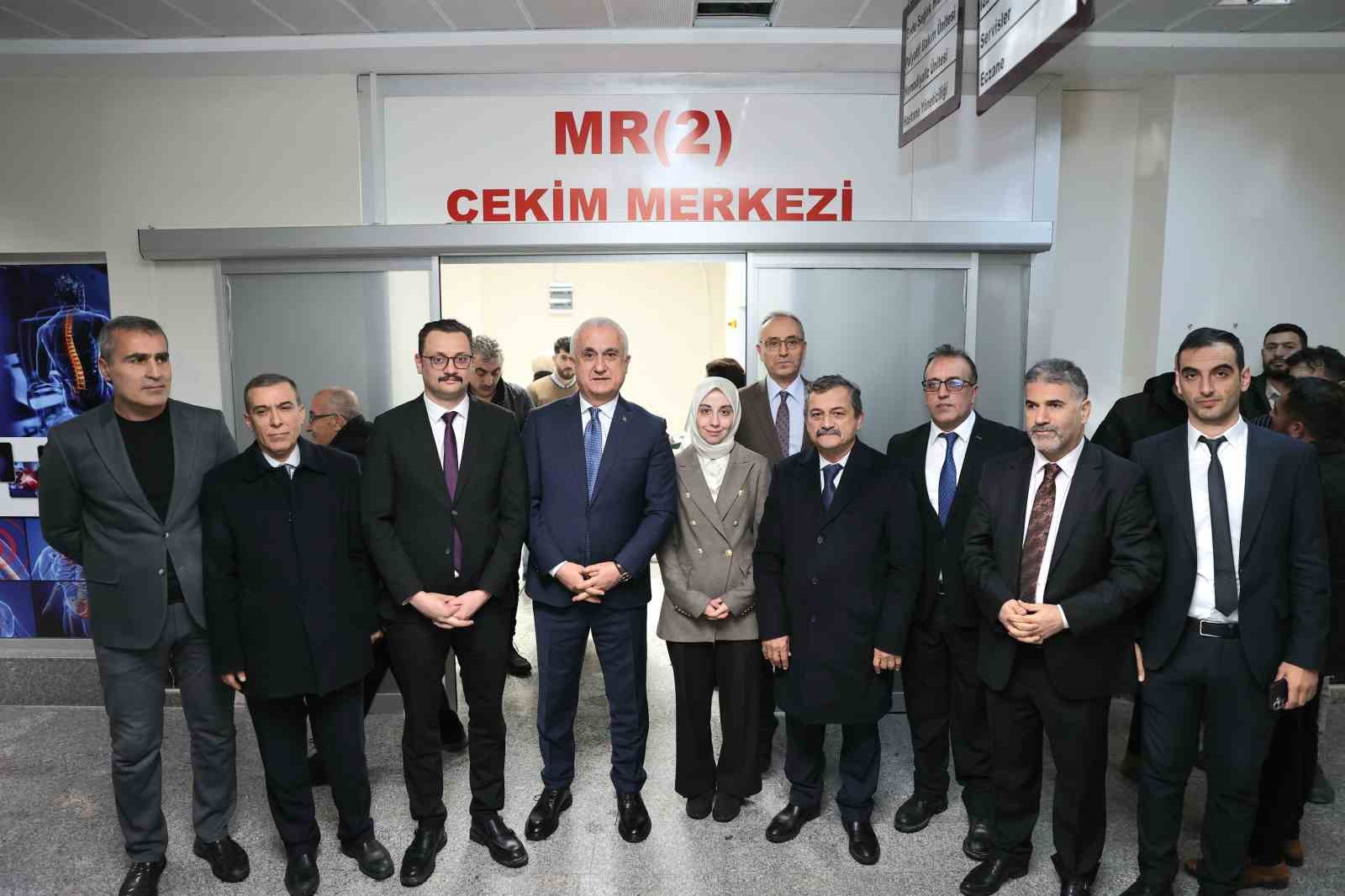 Muş&rsquo;ta yapay zeka destekli MR cihazı hizmete girdi
