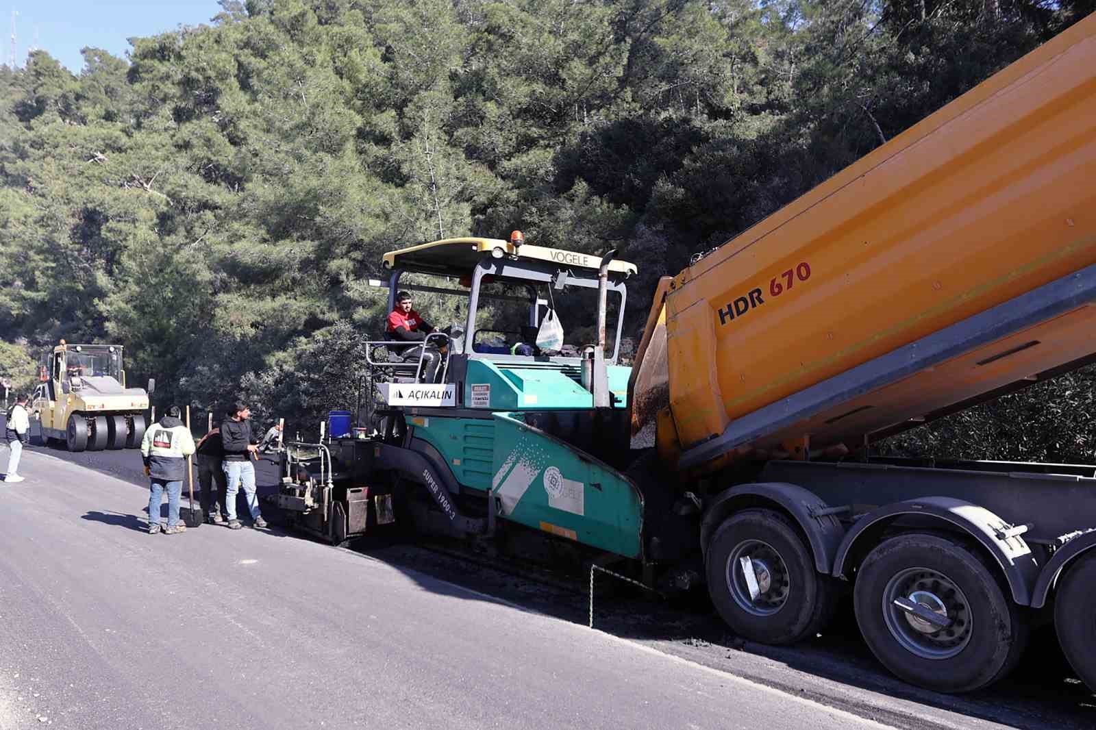 Marmaris Adak&ouml;y yolu yeniledi
