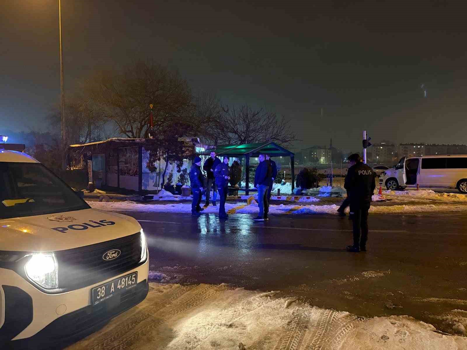 Kayseri&rsquo;de oğlu, babasının b&uuml;fesini kurşunladı
