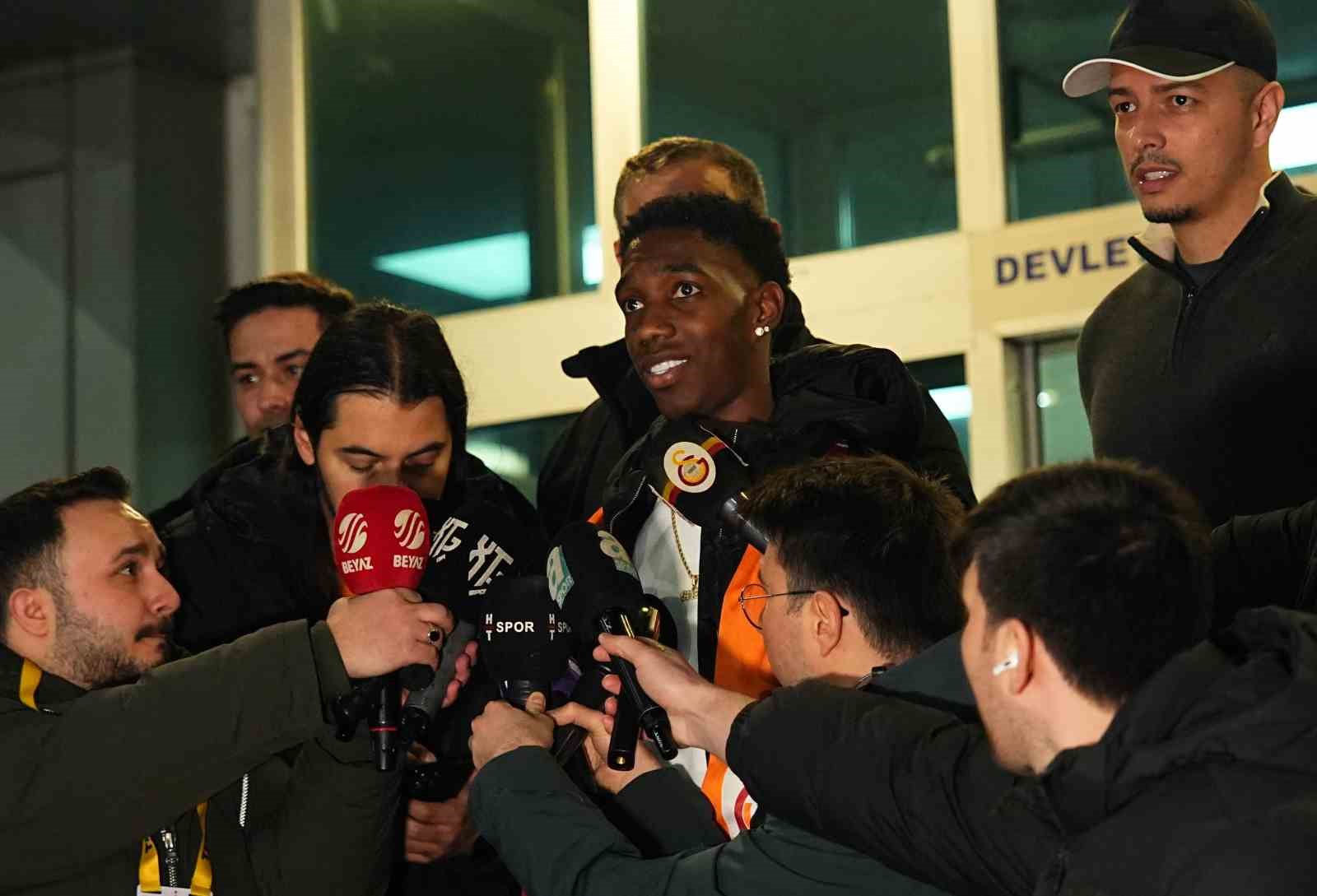 Galatasaray’ın yeni transferi Yaser Asprilla, İstanbul’a geldi