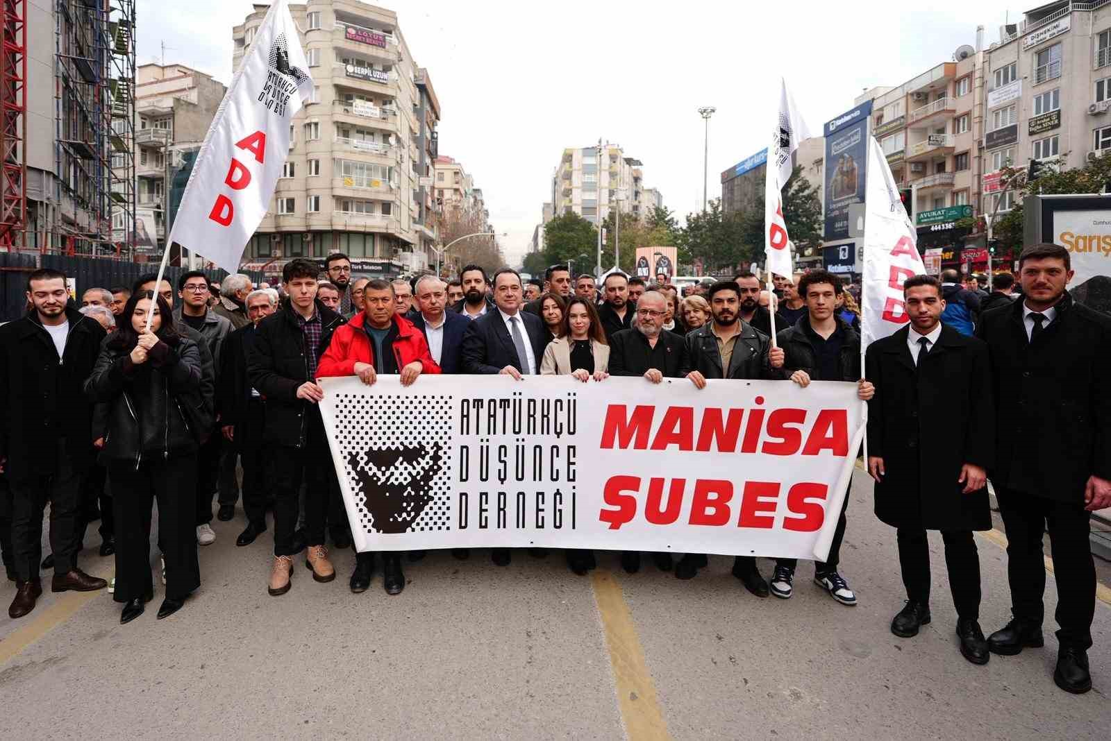 Gazeteciliğin keskin kalemi Uğur Mumcu Manisa&rsquo;da anıldı
