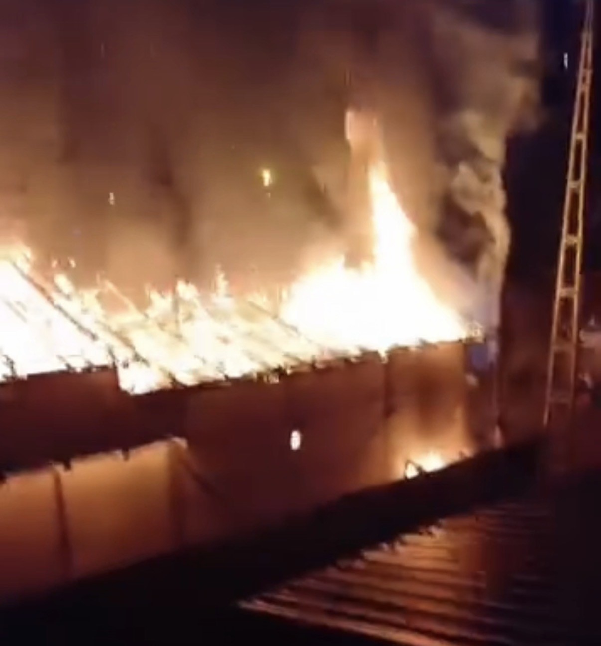 D&uuml;zce&rsquo;de mobilya at&ouml;lyesi k&uuml;le d&ouml;nd&uuml;
