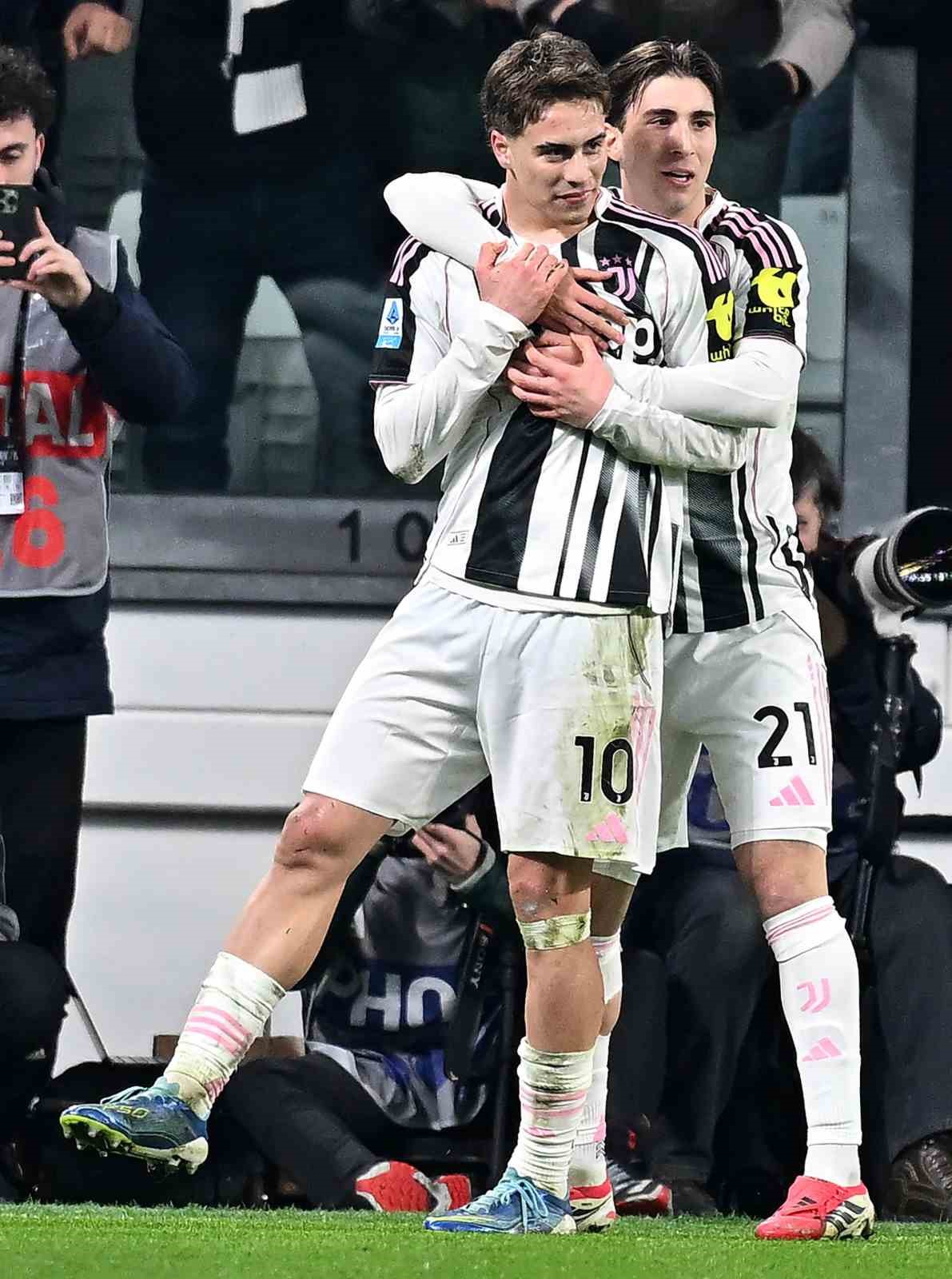 Juventus, Napoli&rsquo;yi farklı mağlup etti
