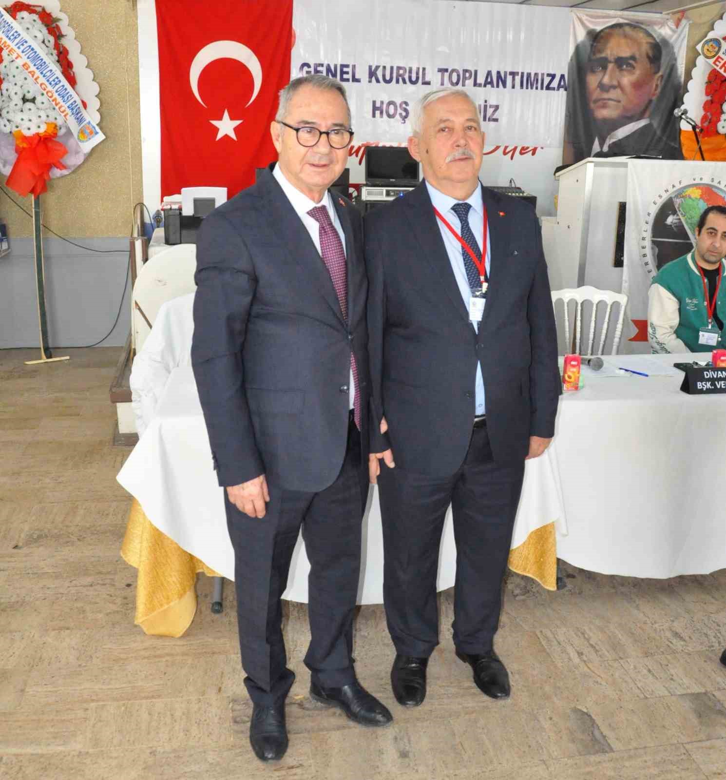 Salihli&rsquo;de 30 yıllık başkan g&uuml;ven tazeledi
