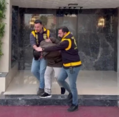 Adana&rsquo;da oyun arkadaşlığı dehşete d&ouml;n&uuml;şt&uuml;: Liseli genci ka&ccedil;ırıp darbettiler