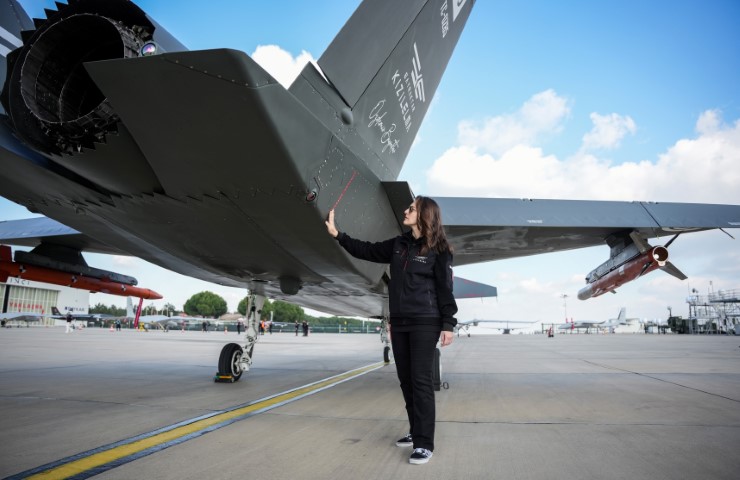 T&uuml;rkiye&rsquo;nin ilk insansız savaş u&ccedil;ağı KIZILELMA&rsquo;nın kadın pilotu